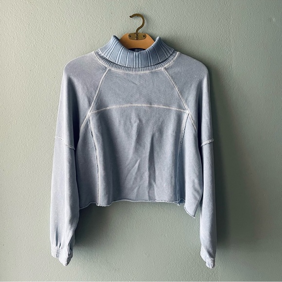 Aerie | New Heights Crop Turtleneck Sweatshirt Blue Cloud Wash - Picture 2 of 6
